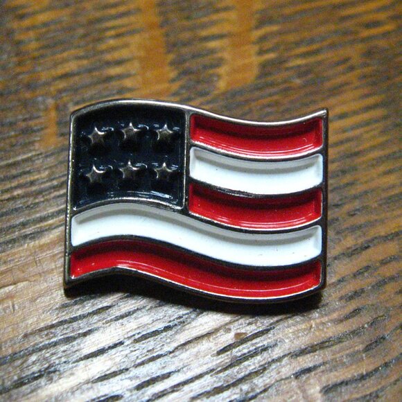 American Flag 1970's Mod Jacket Lapel Pin - Picture 1 of 4
